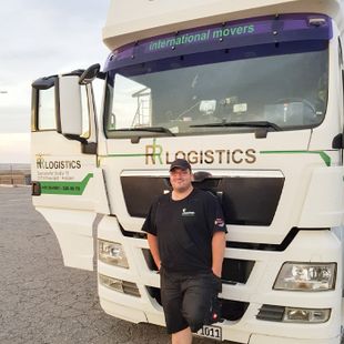RR Logistics Umzüge aller Art Felix Stelter